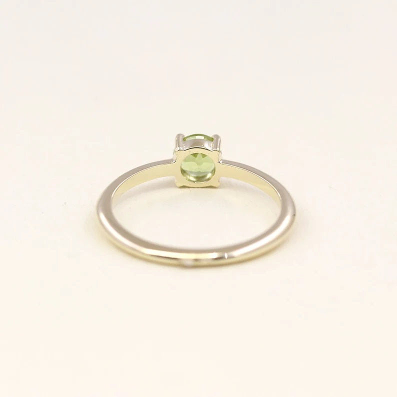 14K PERIDOT SOLITAIRE RING