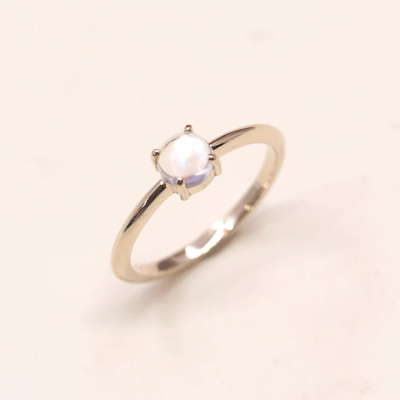 14K MOONSTONE SOLITAIRE RING