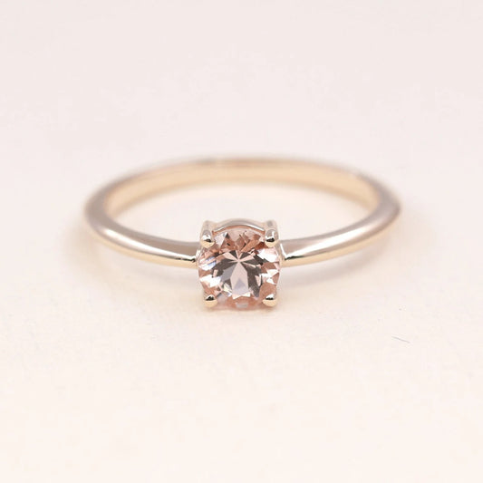 14K MORGANITE SOLITAIRE RING