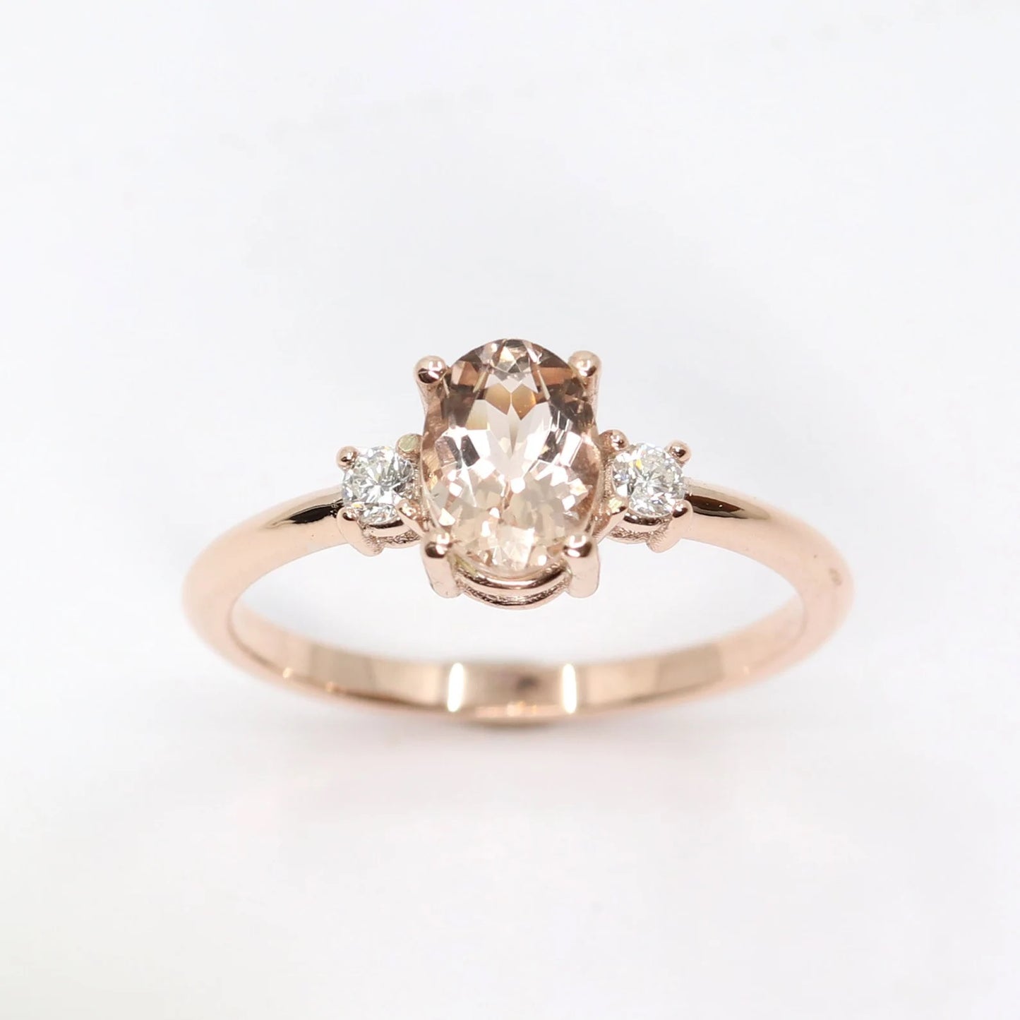 14K OVAL MORGANITE 0.10CT DIAMOND RING