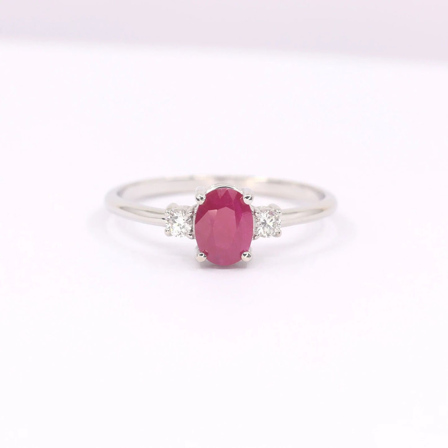 14K OVAL RUBY 0.10CT DIAMOND RING