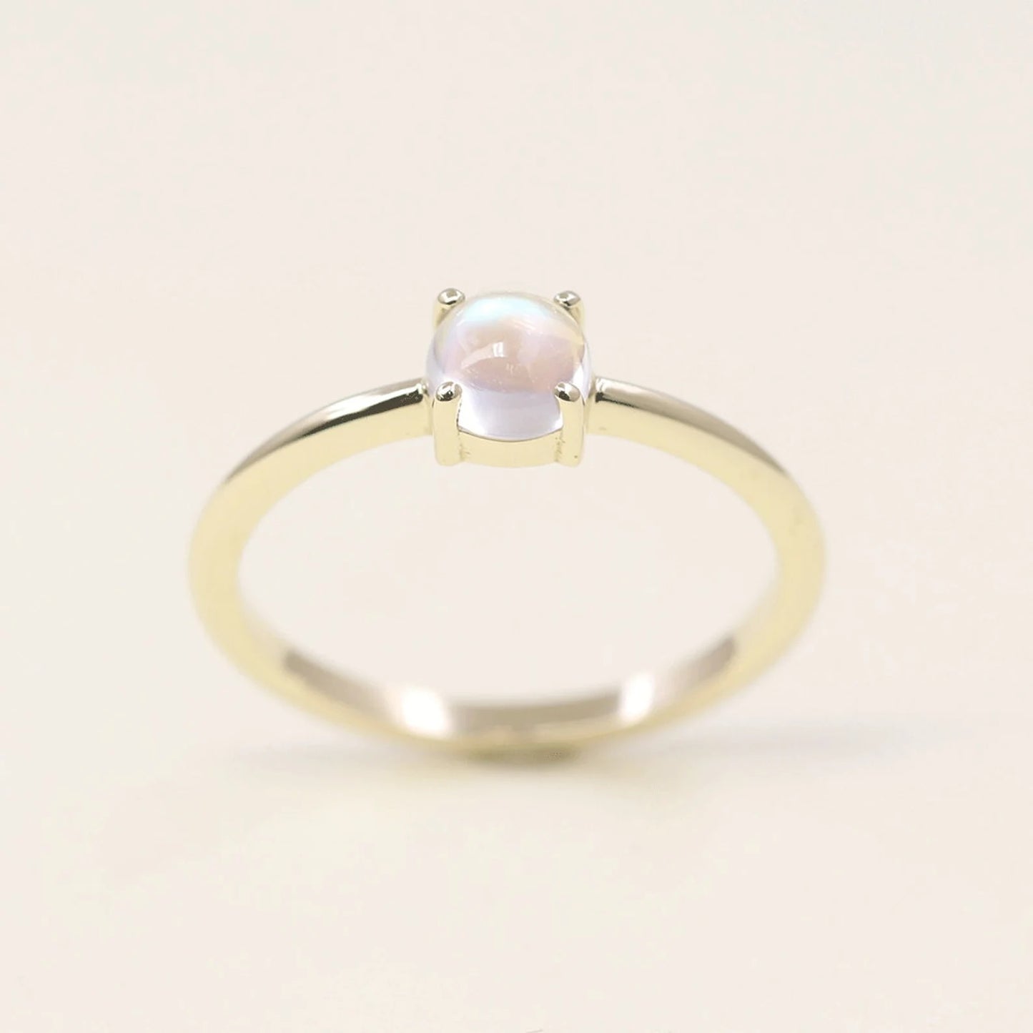 14K MOONSTONE SOLITAIRE RING