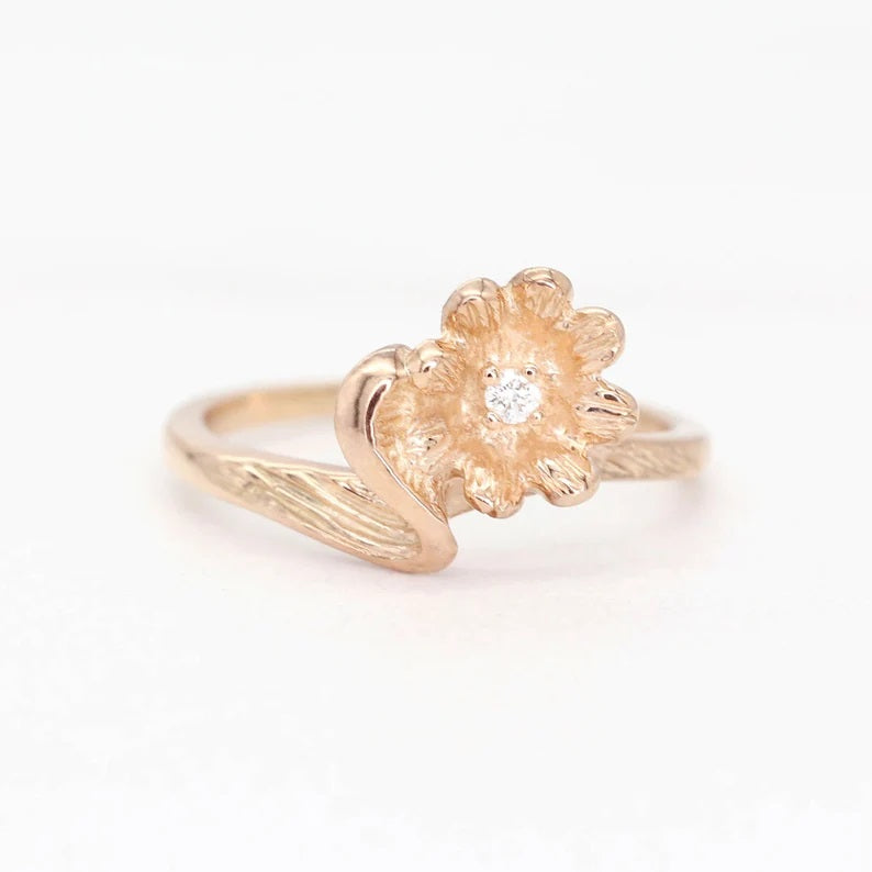 14K DIAMOND FLOWER RING