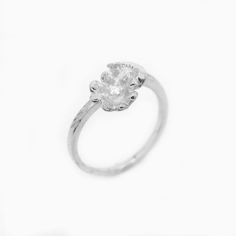 14K DIAMOND FLOWER RING