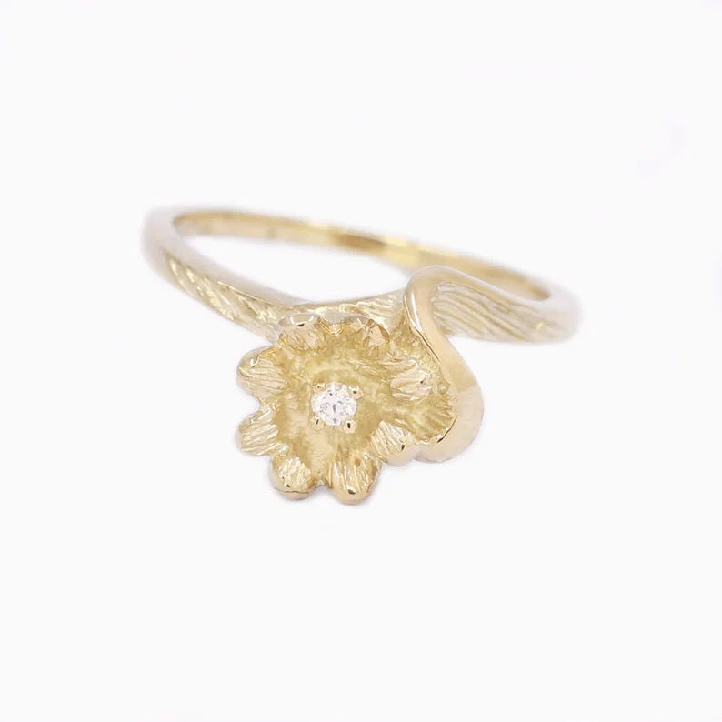 14K DIAMOND FLOWER RING