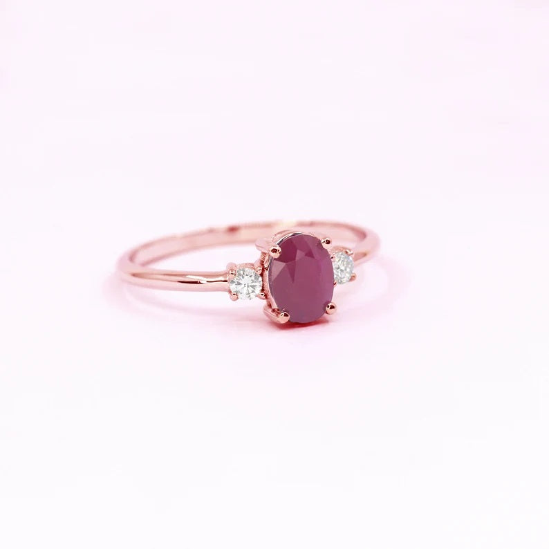 14K OVAL RUBY 0.10CT DIAMOND RING