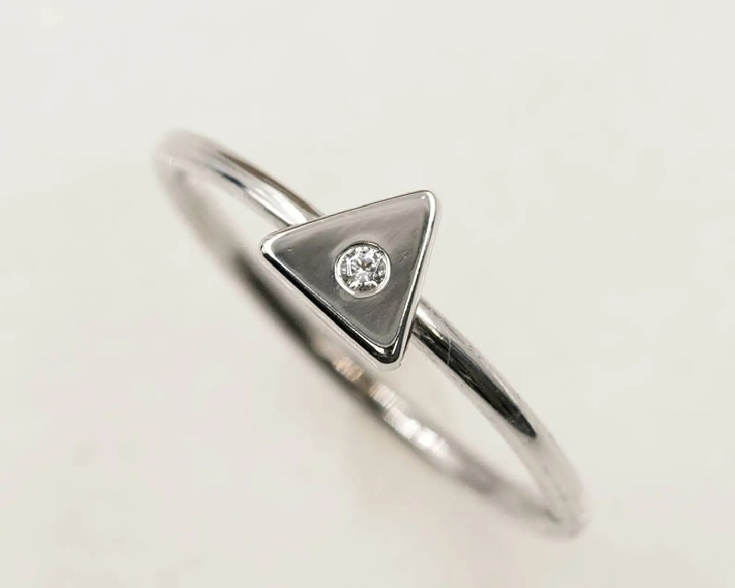 14K DIAMOND TRIANGLE RING