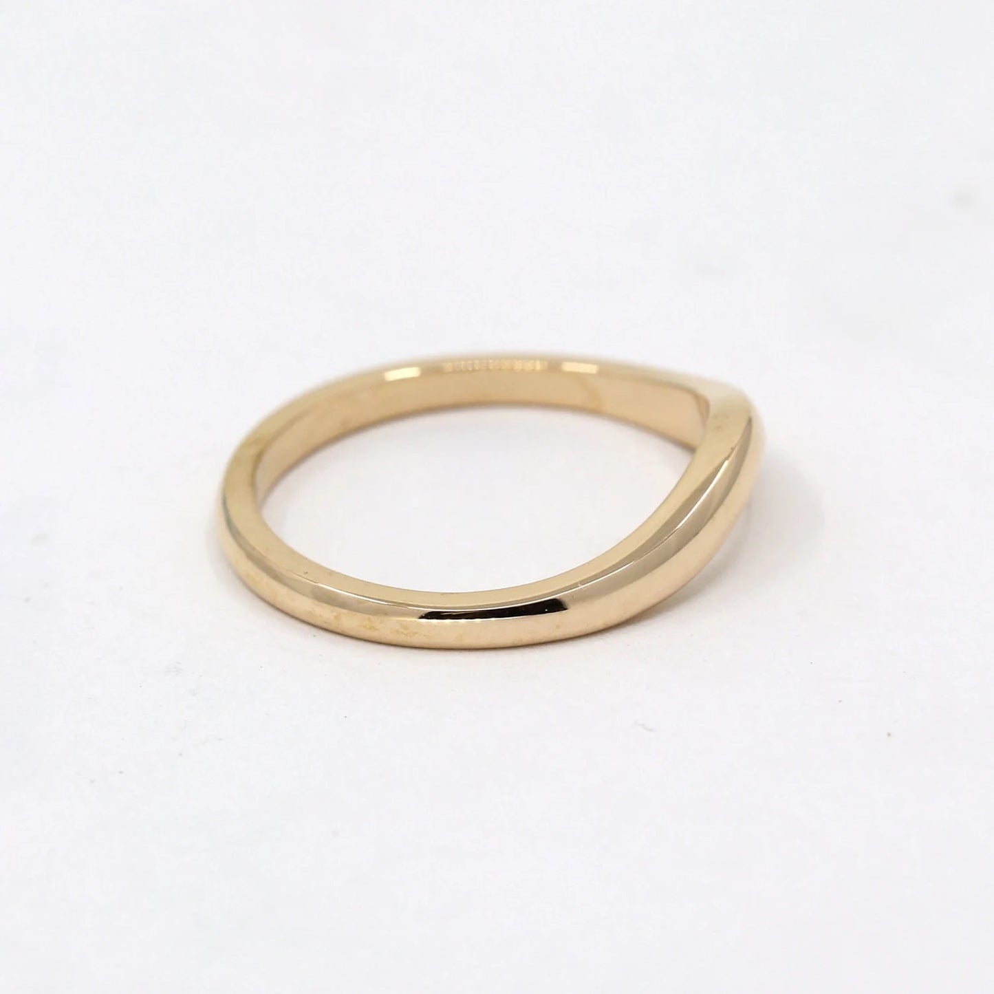 14K 2.5MM CURVED BAND