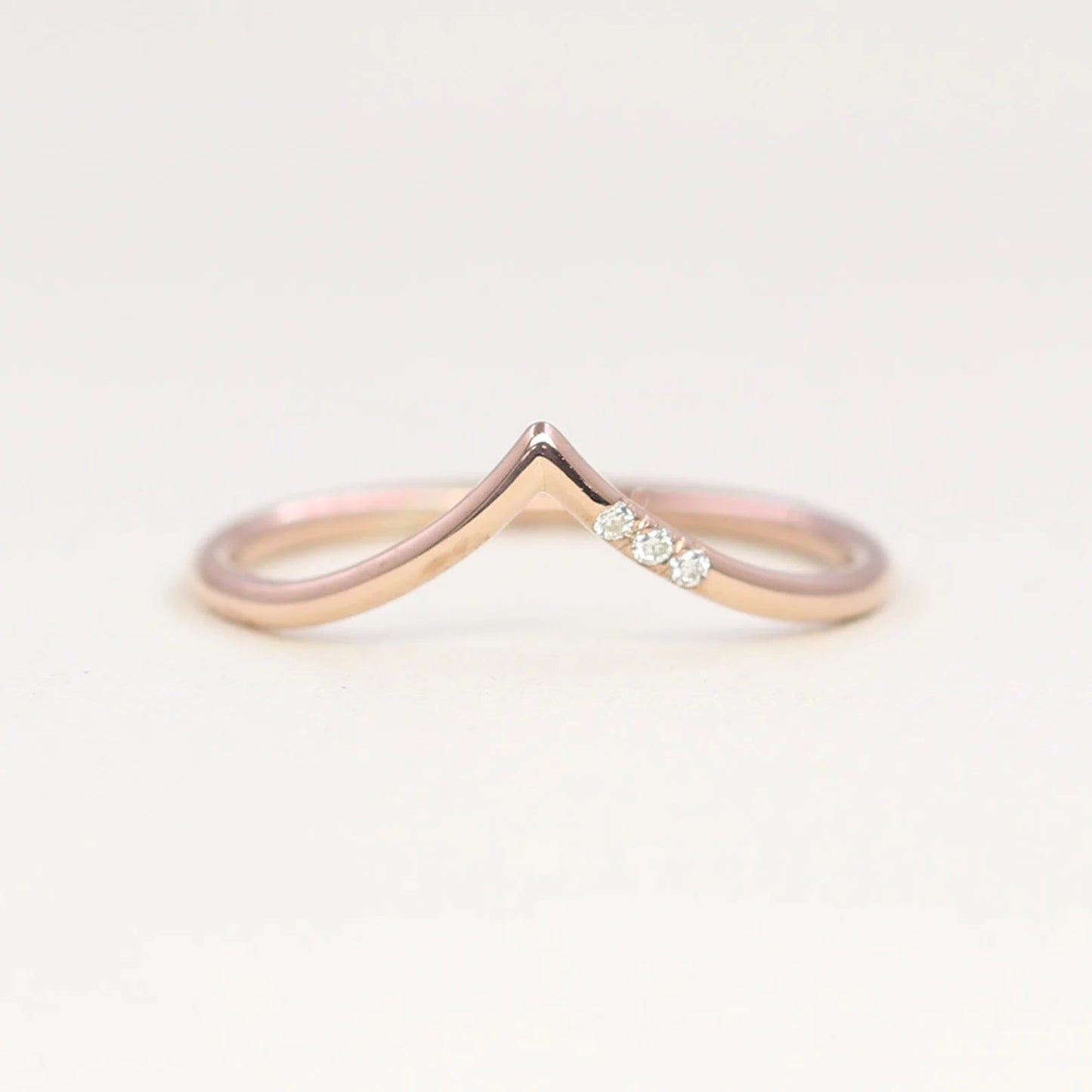 14K 3 SAPPHIRE CHEVRON BAND