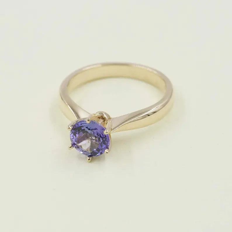 14K TANZANITE SOLITAIRE RING