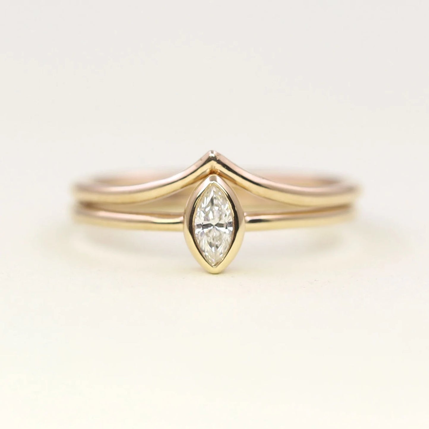 14K MARQUISE DIAMOND BEZEL RING CHEVRON BAND SET