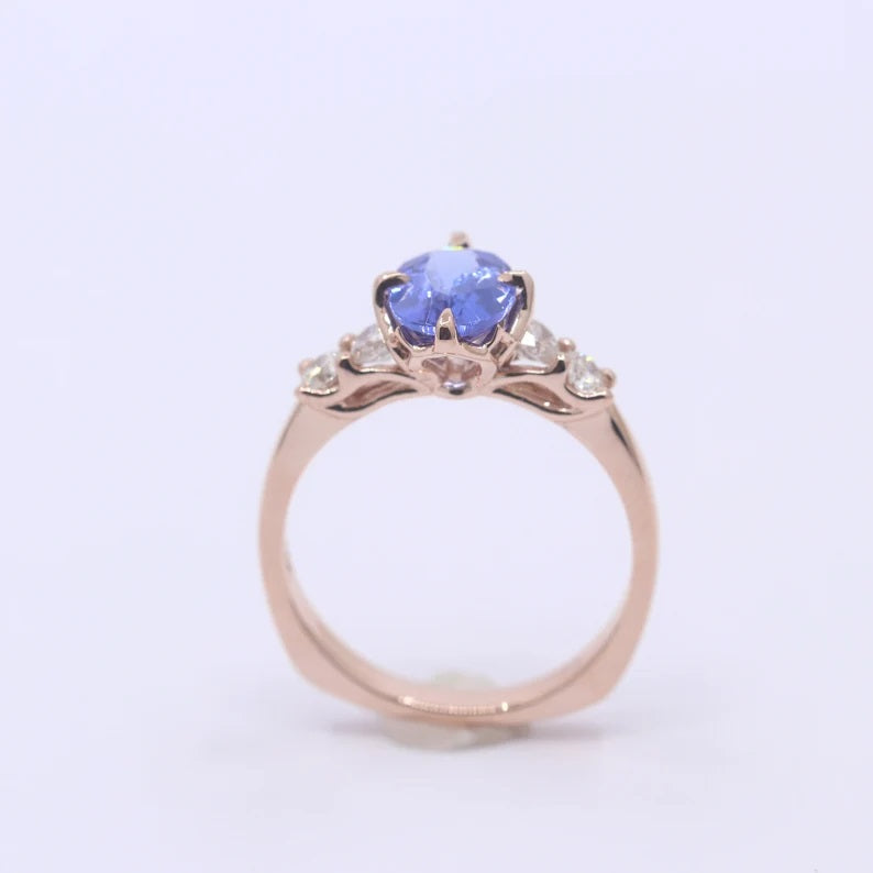 14K OVAL TANZANITE DIAMOND RING