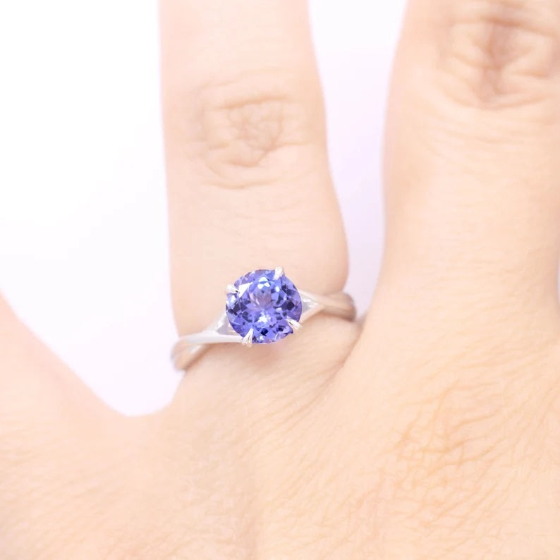 14K TANZANITE TWIST SOLITAIRE RING