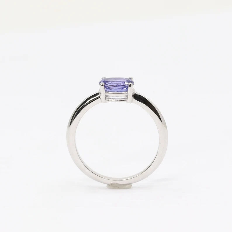 14K OVAL TANZANITE SOLITAIRE RING