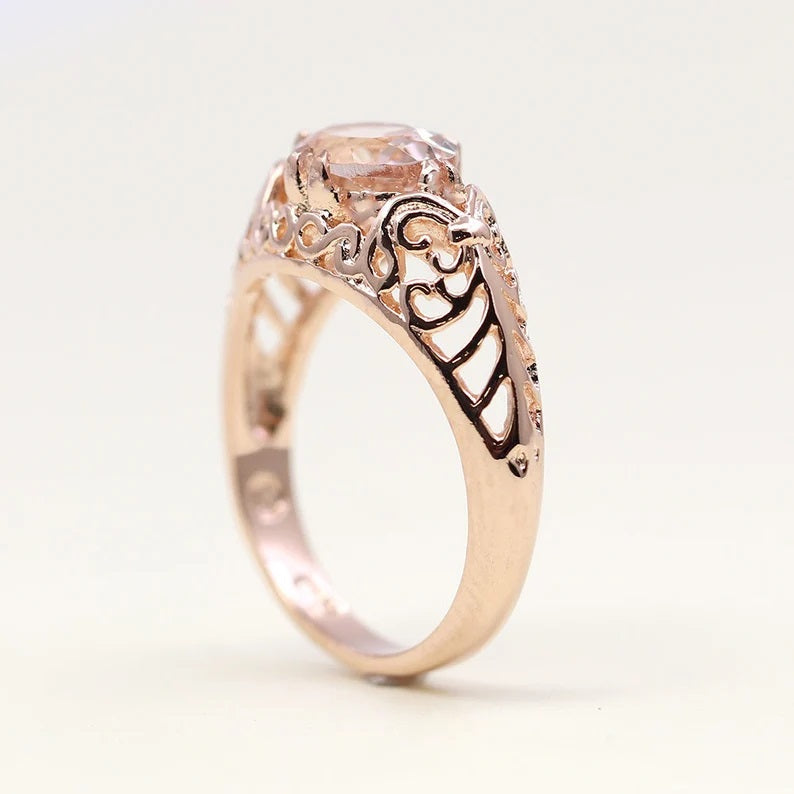 14K OVAL MORGANITE VINTAGE STYLE RING