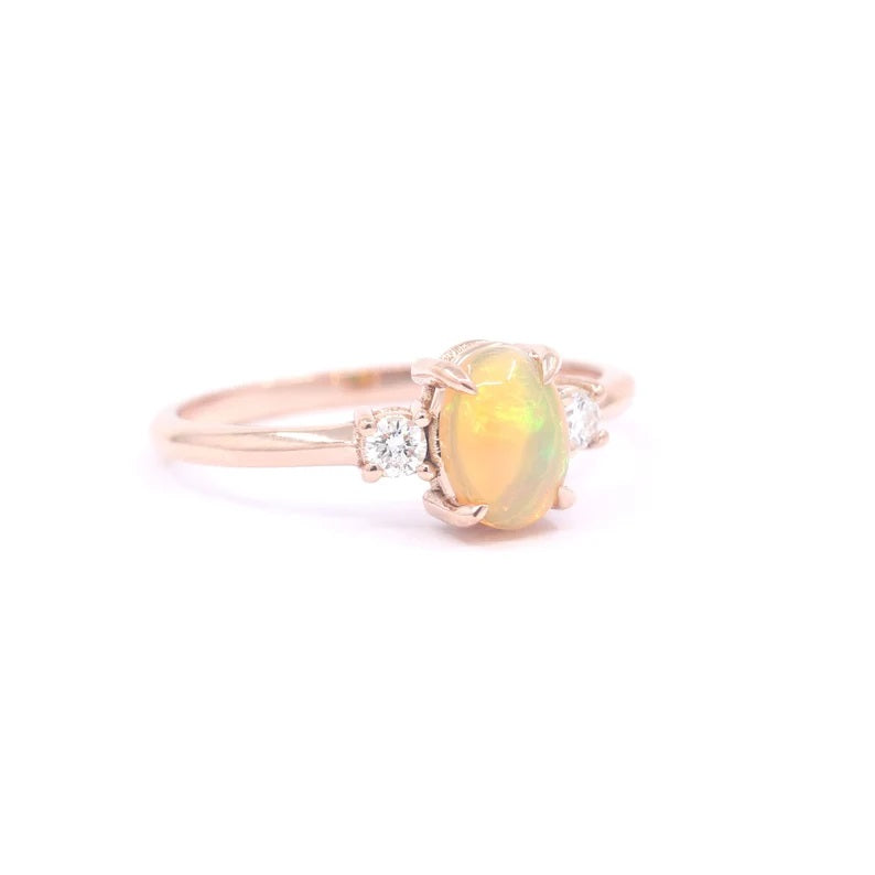 14K OVAL OPAL 0.10CT DIAMOND RING