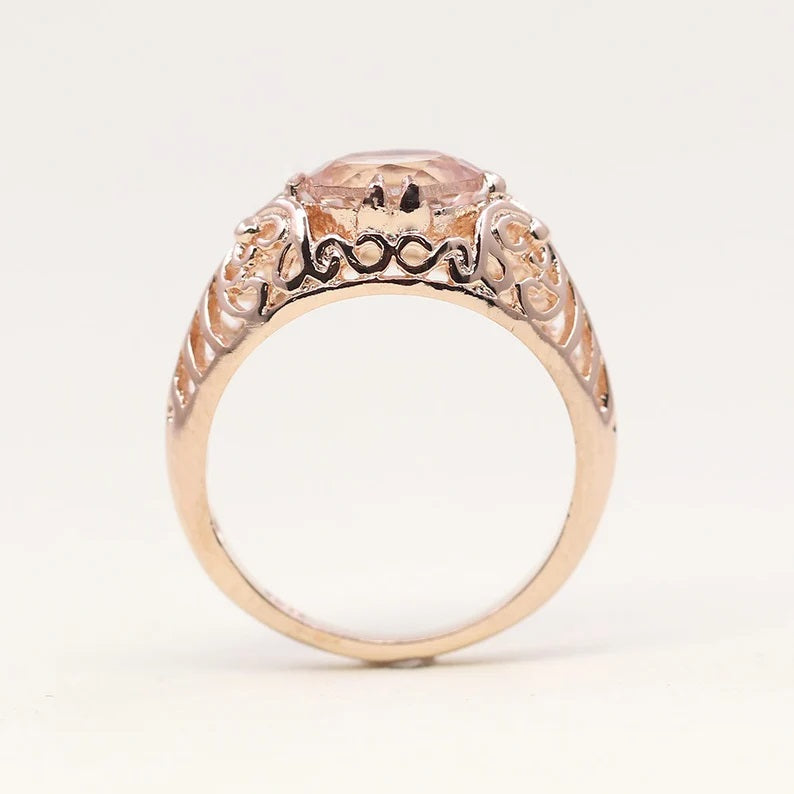 14K OVAL MORGANITE VINTAGE STYLE RING