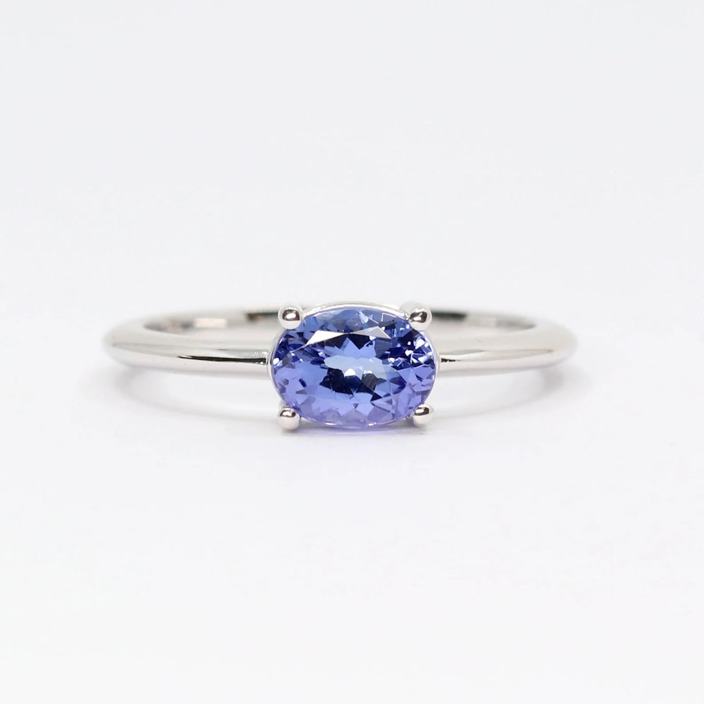 14K OVAL TANZANITE SOLITAIRE RING