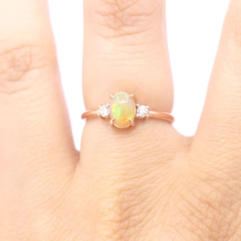 14K OVAL OPAL 0.10CT DIAMOND RING