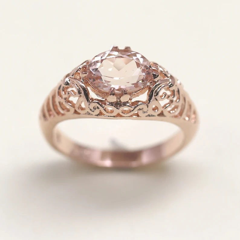 14K OVAL MORGANITE VINTAGE STYLE RING