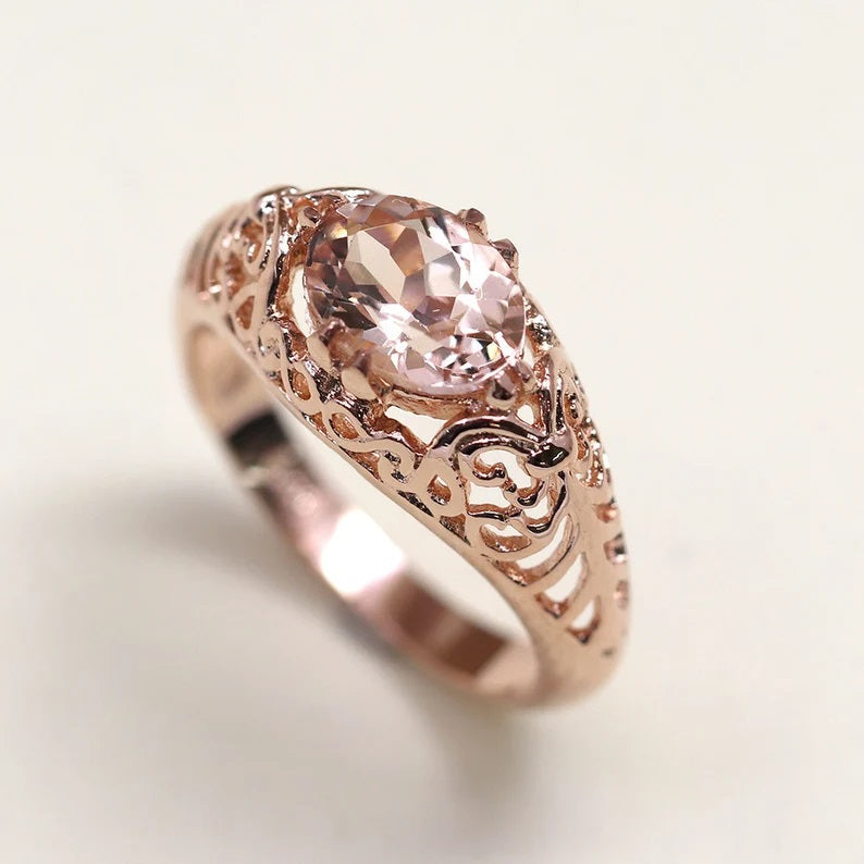 14K OVAL MORGANITE VINTAGE STYLE RING