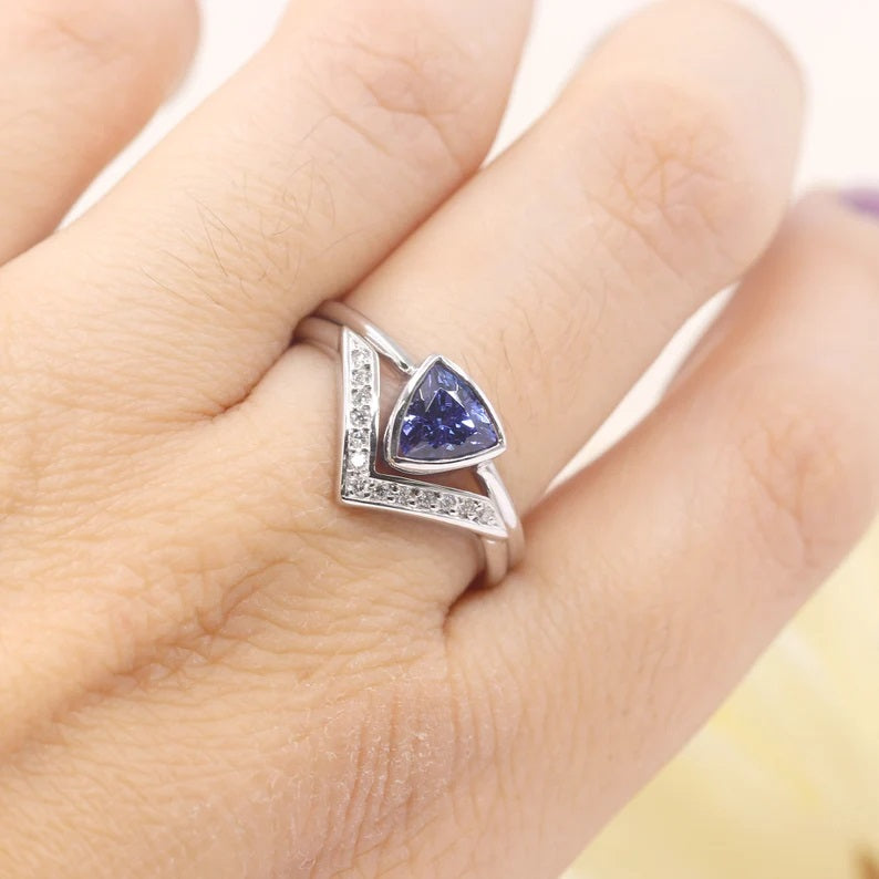 14K TRILLION TANZANITE BEZEL RING DIAMOND V BAND 2 RING SET