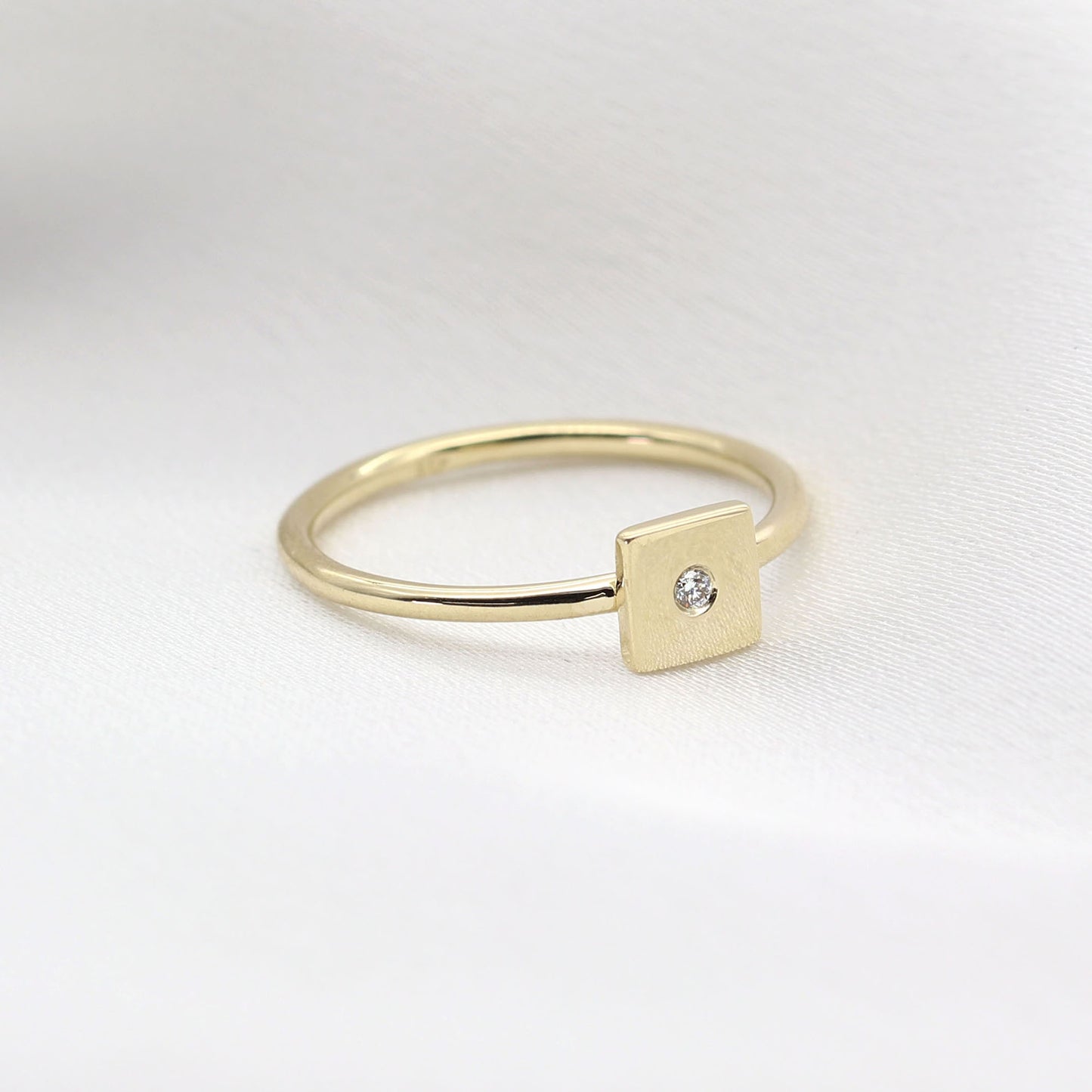 14K DIAMOND SQUARE RING