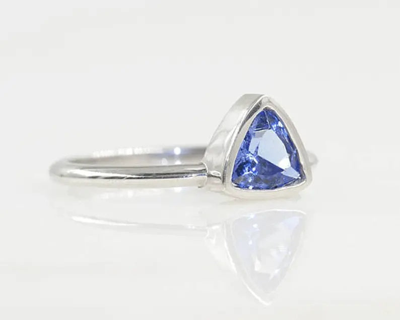 14K TRILLION TANZANITE BEZEL SOLITAIRE RING