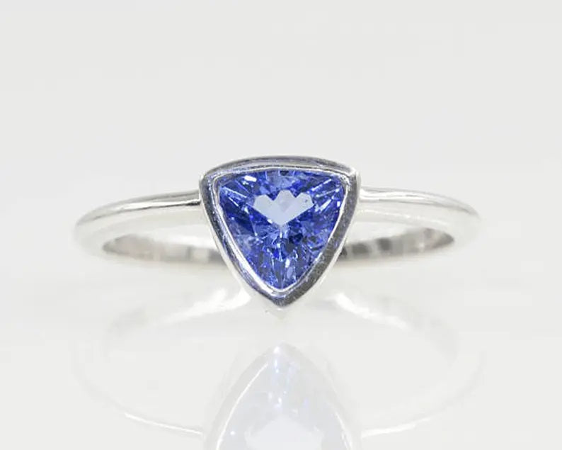 14K TRILLION TANZANITE BEZEL SOLITAIRE RING