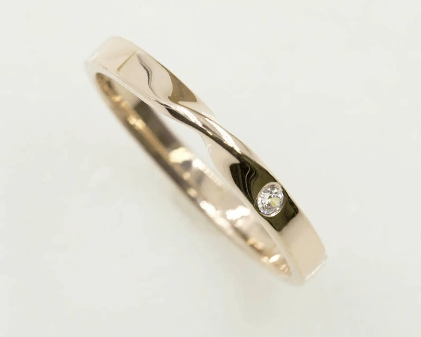 14K 1 DIAMOND KNOT BAND