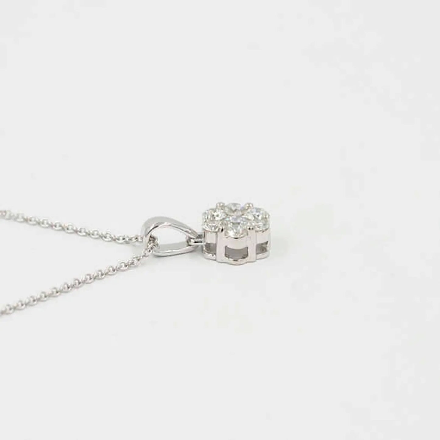 14K 0.40CT DIAMOND CLUSTER FLOWER NECKLACE