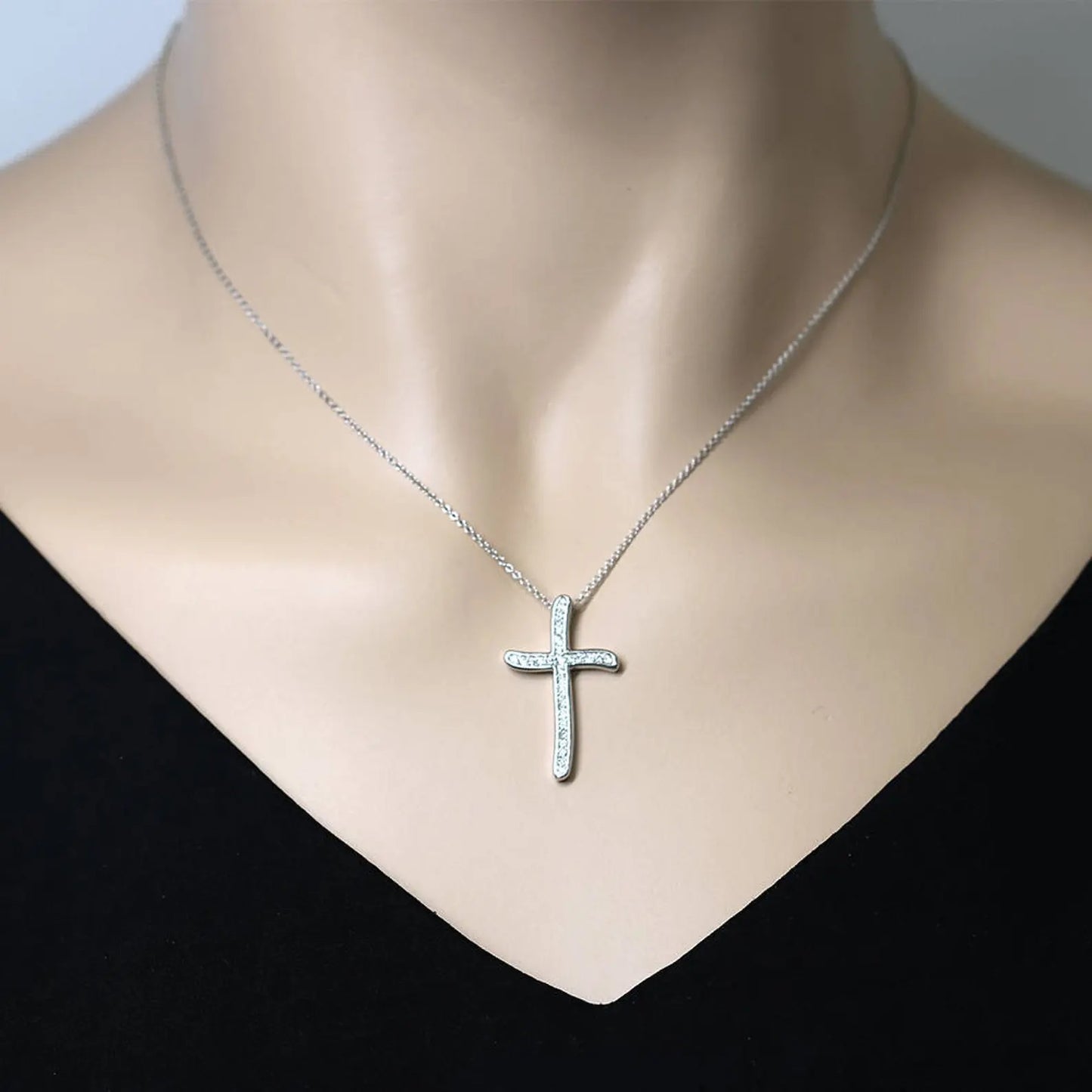 14K 0.24CT DIAMOND CROSS NECKLACE