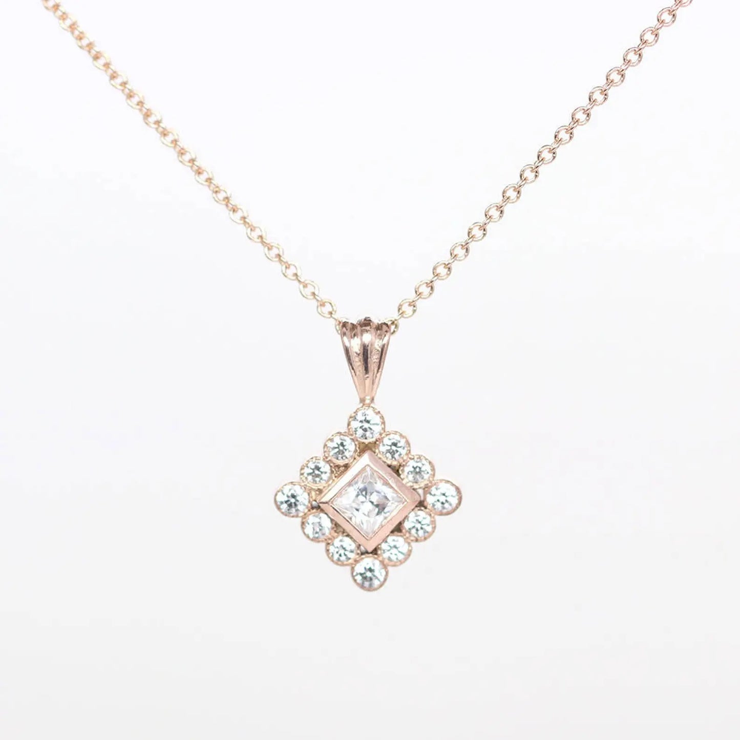 14K 0.15CT PRINCESS CUT SQUARE DIAMOND RHOMBUS NECKLACE