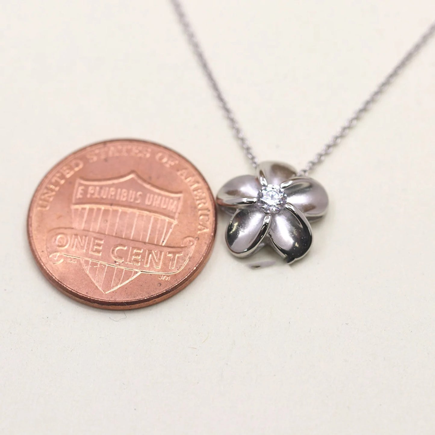 14K 1 DIAMOND FLOWER NECKLACE