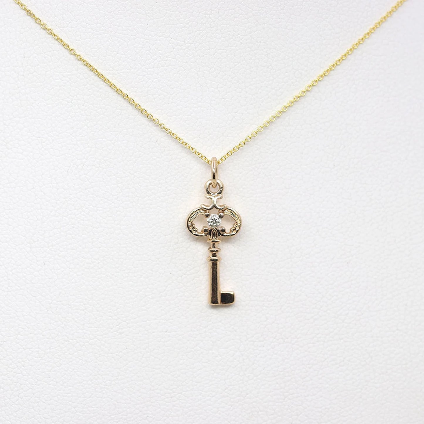 14K DIAMOND VINTAGE KEY NECKLACE