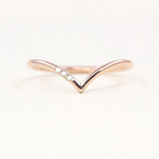 14K 3 DIAMOND CHEVRON BAND