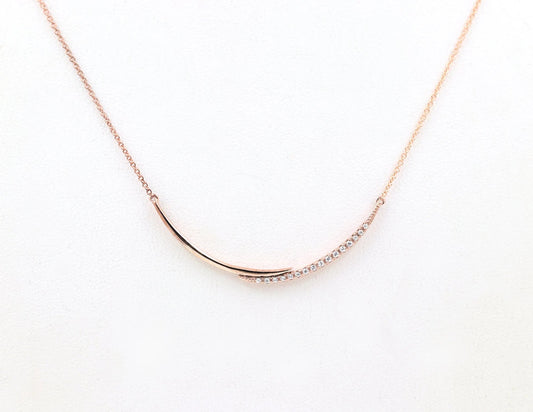 14K DIAMOND OVERLAP CURVED BAR NECKLACE