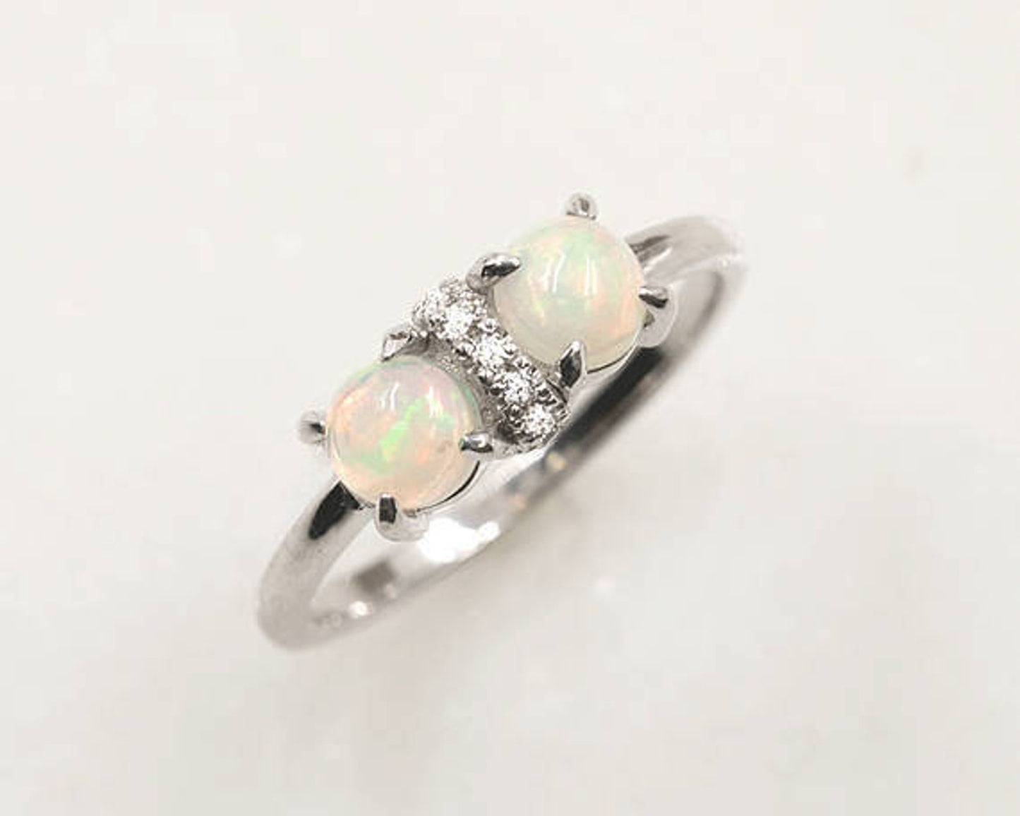 14K ROUND OPAL DIAMOND RING