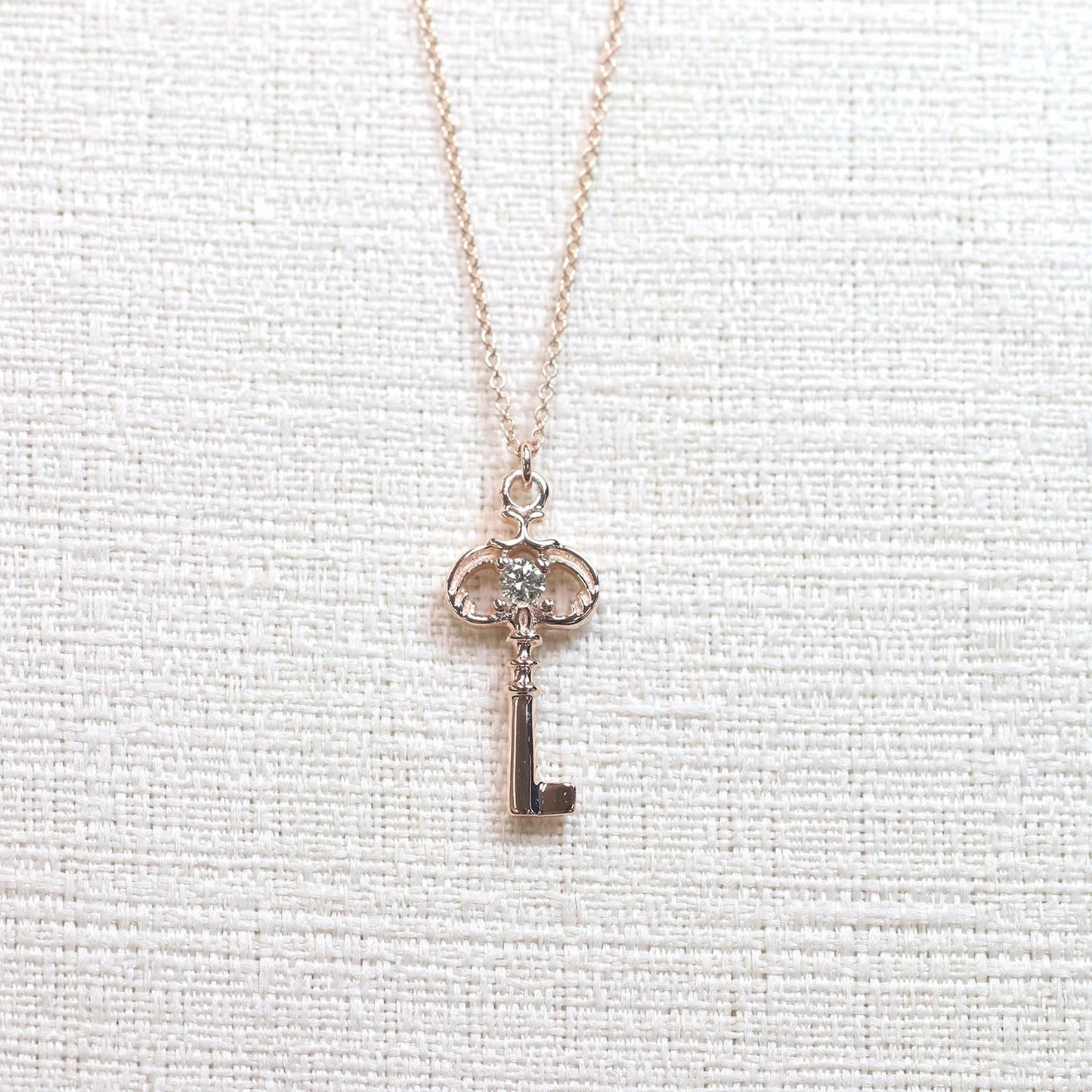 14K DIAMOND VINTAGE KEY NECKLACE