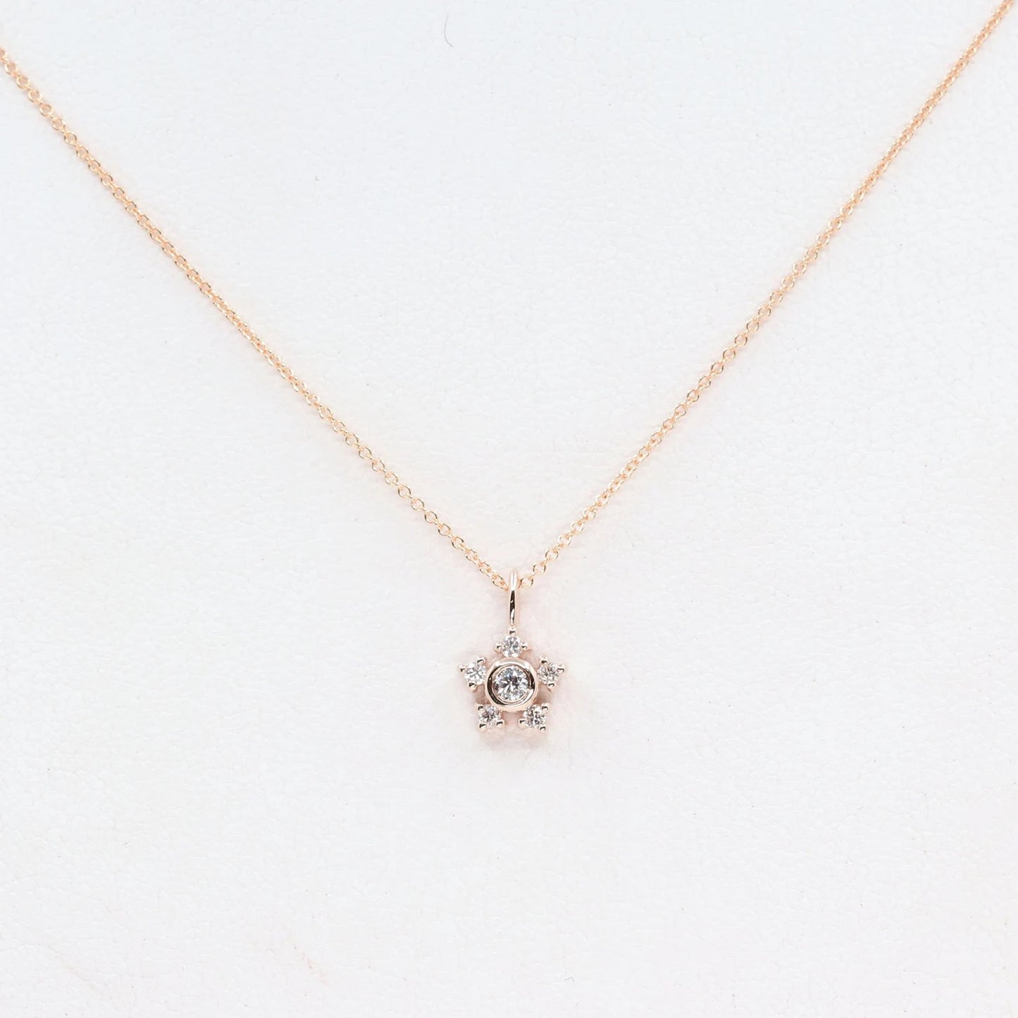 14K 0.13CT DIAMOND TINY STAR NECKLACE