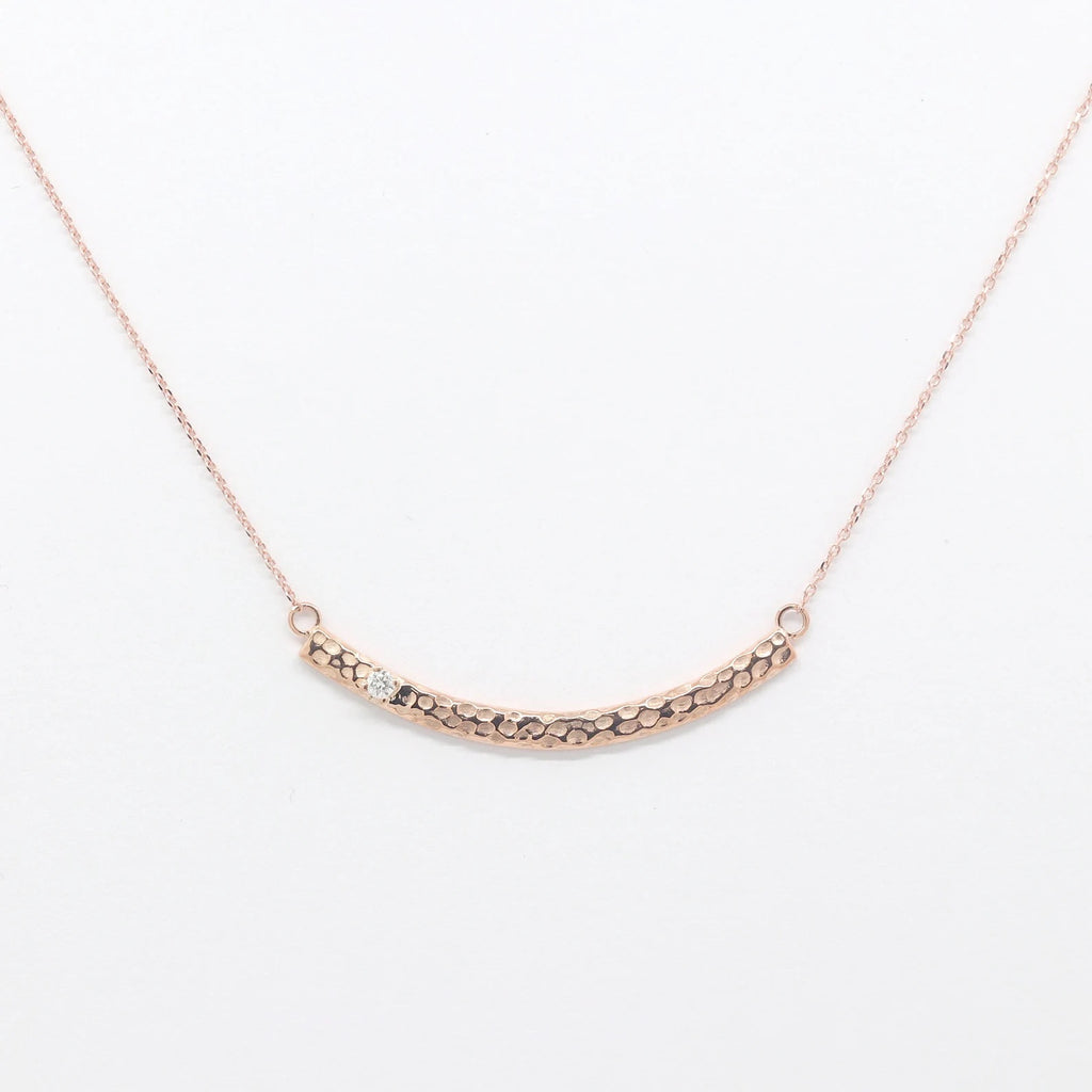 14K 1 DIAMOND HAMMERED CURVED BAR NECKLACE
