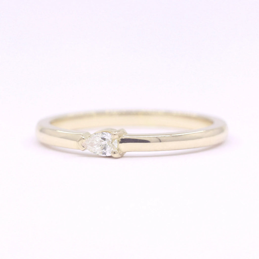 14K PEAR DIAMOND SOLITAIRE BAND