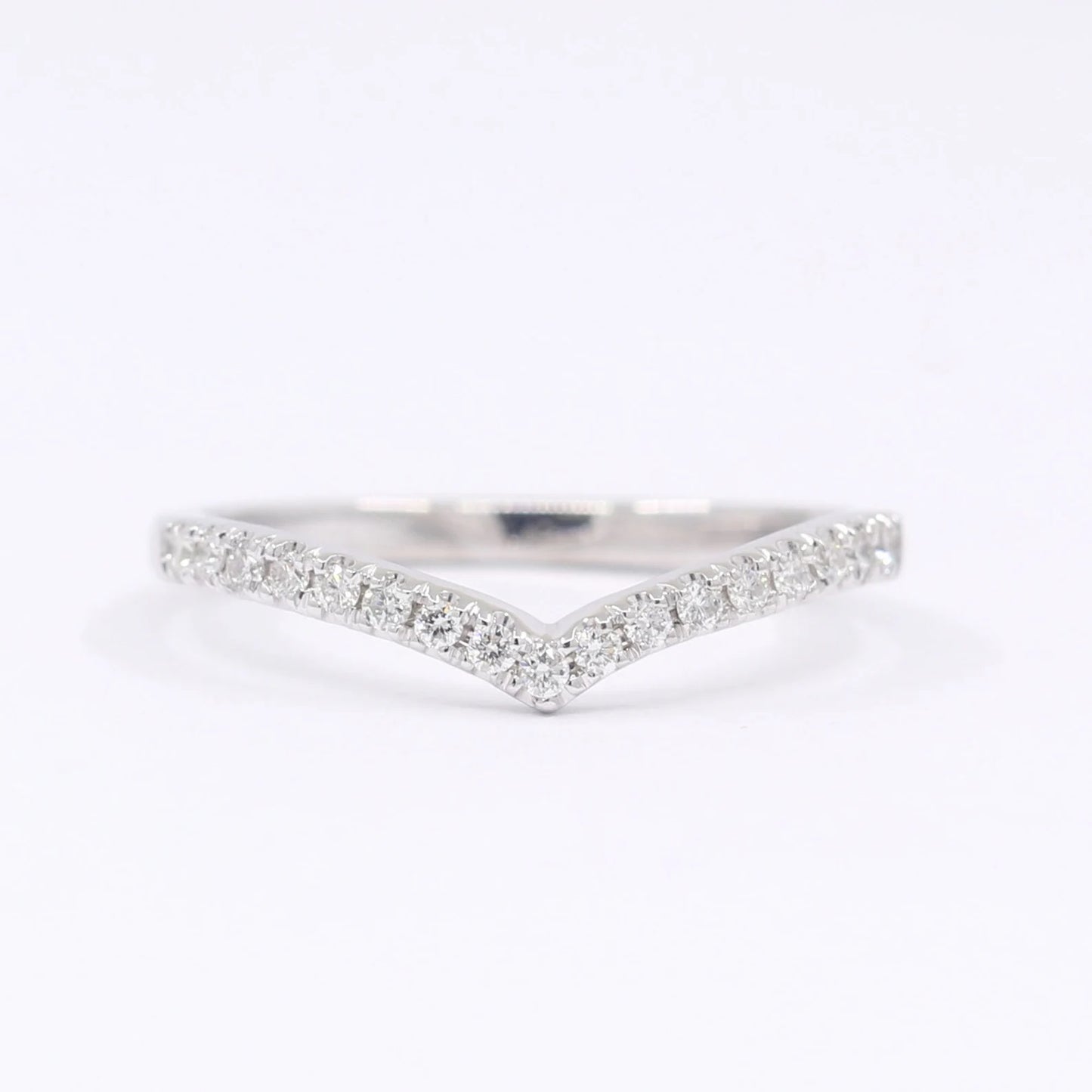 14K DIAMOND CHEVRON BAND