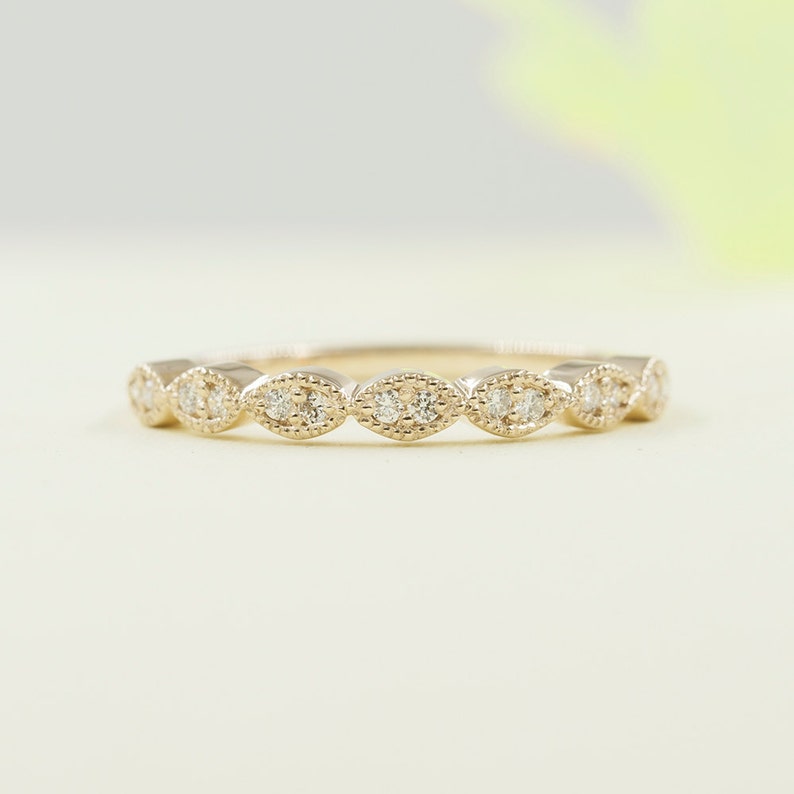 14K 0.14CT DIAMOND ART DECO BAND