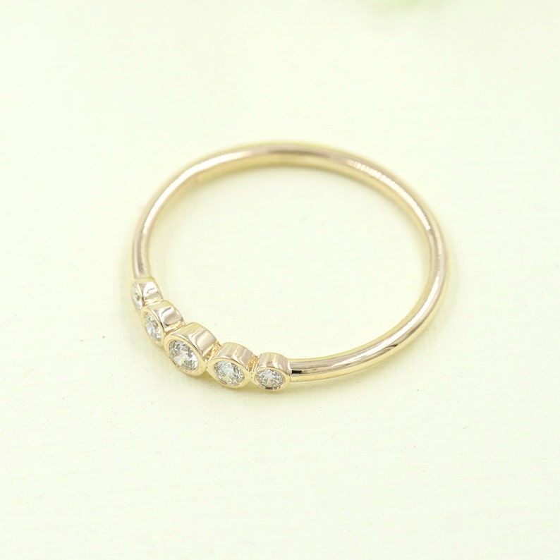 14K 0.18CT DIAMOND BEZEL BAND