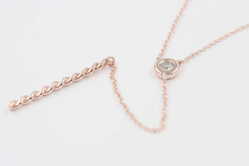 14K DIAMOND BEZEL TWIST BAR LARIAT NECKLACE