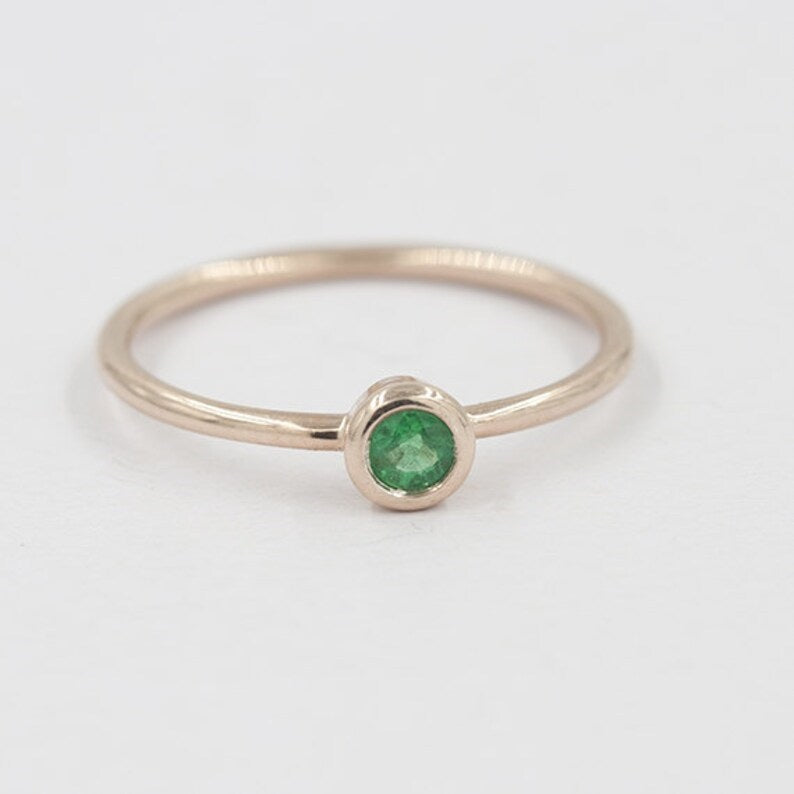 14K 0.10CT EMERALD BEZEL SOLITAIRE RING