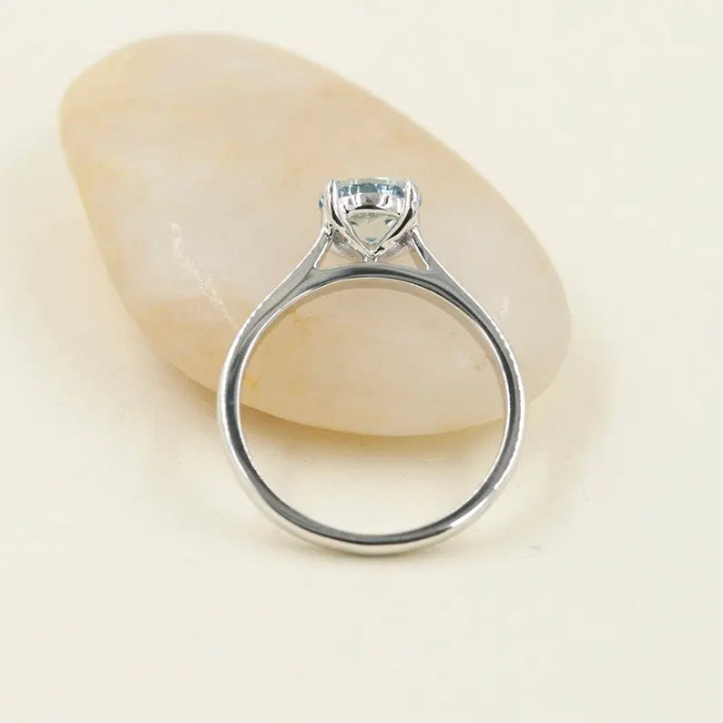 14K AQUAMARINE SOLITAIRE RING