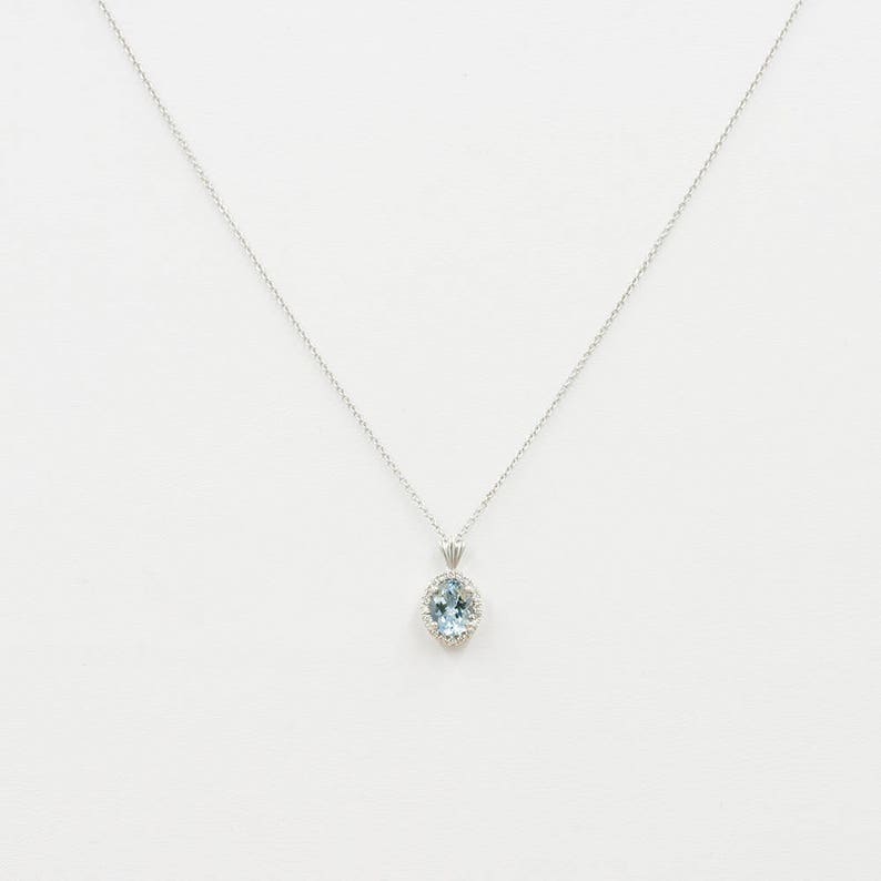 14K OVAL AQUAMARINE DIAMOND HALO NECKLACE