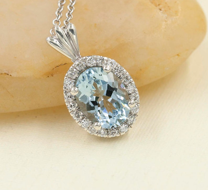 14K OVAL AQUAMARINE DIAMOND HALO NECKLACE